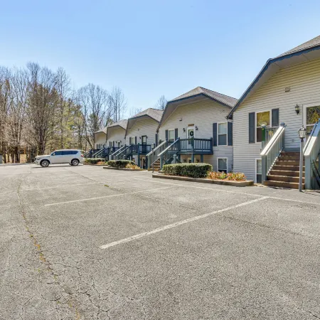 Newly Renovated Sky Valley Condo w/ Mtn Views