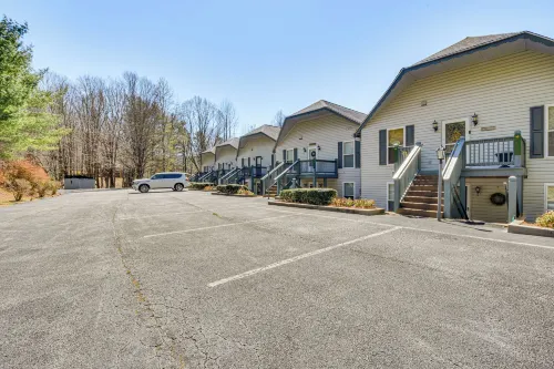 Newly Renovated Sky Valley Condo w/ Mtn Views - 3-Sterne