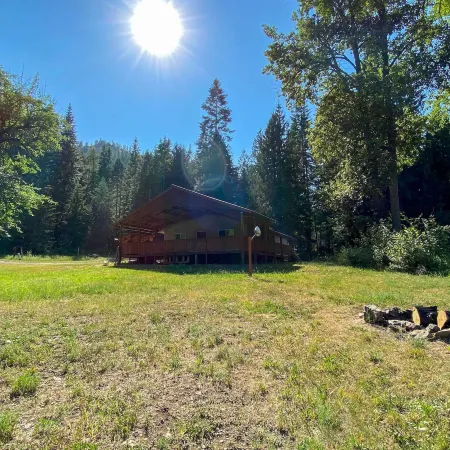 Private 2-Acre Retreat w/ Mtn Views, Walk to River