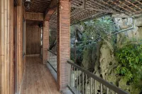 Bamboo Hill Villa Hotels in TT. Thiên Tôn