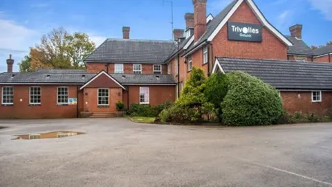 Trivelles Gatwick Hotel & Airport Parking in Crawley