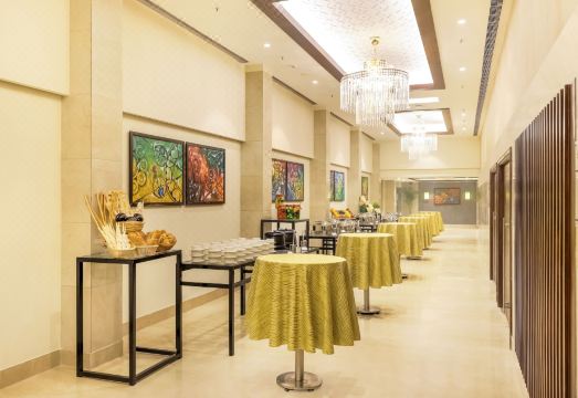 4. 레몬 트리 호텔..