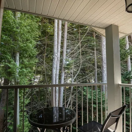Gibsons Landing Inn