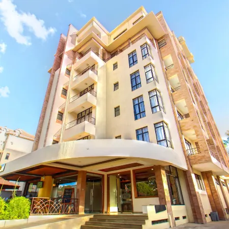 Highlands Suites Hotel Apartments Отели рядом с достопримечательностью «Торговый центр Yaya Centre»
