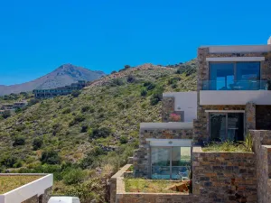 Royal Marmin Bay Boutique & Art Hotel