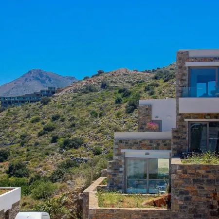Royal Marmin Bay Boutique & Art Hotel