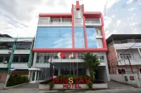 Winstar Hotel Hotels near Siak Bridge
