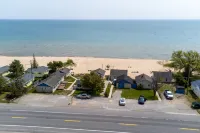 Cozy Studio with Full Kitchen and Modern Amenities - Charming Retreat Hotels in Oscoda