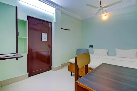 Decent Residency Отели в г. Какинада