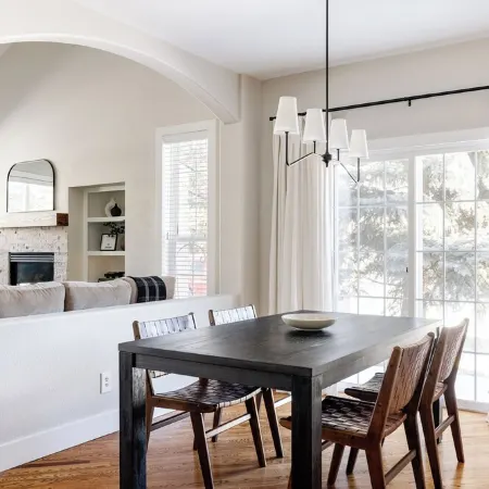 Nest out west in this professionally designed 2 BD/3 BA townhome. Sleeps 6.