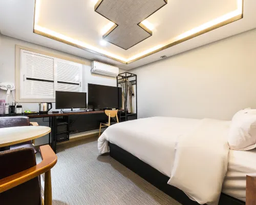 Goyang (Jugyo) Bali Hotel dekat Pom Bensin Munbong