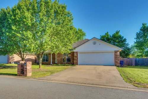2 Mi to Uca: Group Getaway w/ Private Yard! - 3-Star