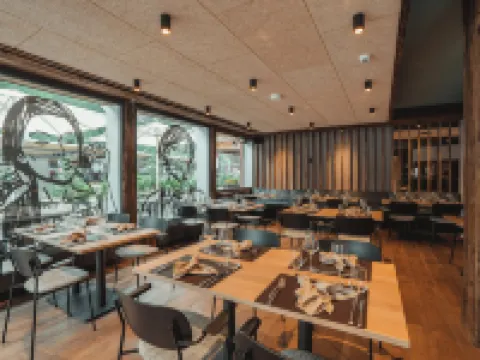 โฮเทล แมทเทอร์ฮอร์น อินน์ โรงแรมในTasch