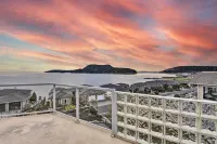 Anacortes Paradise Vacation Rental w/ Water Views! - 駐車場