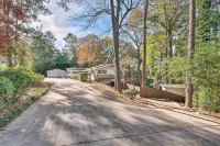 Serene Home w/ Fire Pit, Deck & Easy Access to ATL