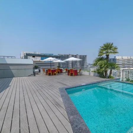 Hotel Deccan Serai Grande, Gachibowli, Hyderabad Отели рядом с достопримечательностью «Торговый центр Inorbit»
