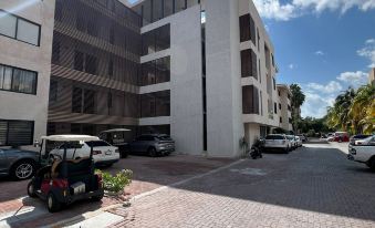 Modern Condo Jungle Retreat