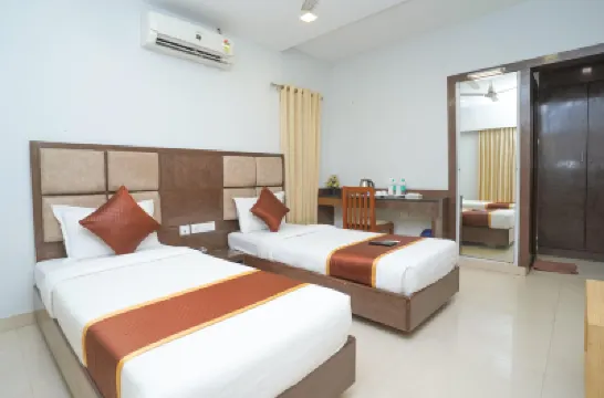 Hotel Zain Grande Hotel berhampiran Fort St. George Museum