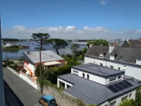 Superb view for this apartment at the foot of the beaches Hotel a Larmor-Plage