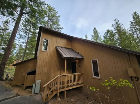 Sunriver Charmer-Updated Family Cabin w/SHARC, Village Access-Comfortable for 6