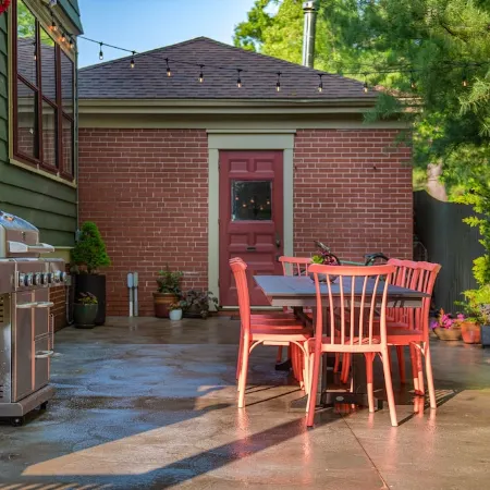 Cozy & Spacious home next to Gorgeous City Park - Outdoor Dining, Hot Tub & Gym!