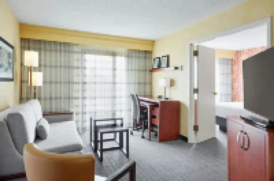 Courtyard des Moines West/Clive