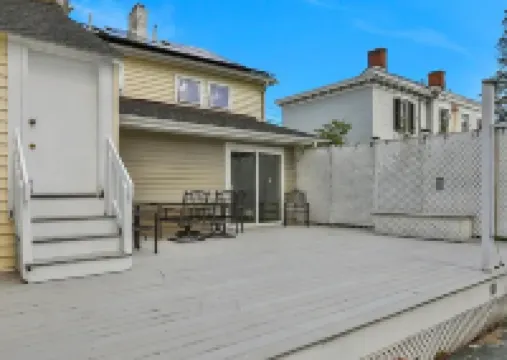 Uptown Getaway, walkable to amenities, restaurants, bars, & farmers market Hoteles en Kingston