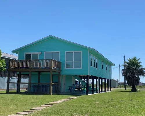 The Trusty Trout - 5 bedroom house w/ lighted pier on Caney Creek in Sargent, TX Hotels in Sargent