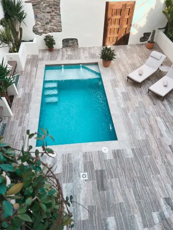 Elysium Luxury Stays & Restaurant Отели рядом с достопримечательностью «Via Romana»