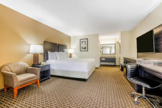 Baymont by Wyndham Cortez