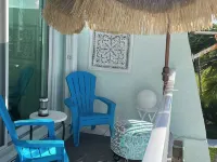 Beautifully furnished Treasure Cay 2bd 2bth condo with 36’ boat slip! Hotels in Great Abaco