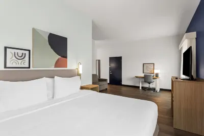 Spark by Hilton Oak Forest I-57 Отели рядом с достопримечательностью «MY Place»