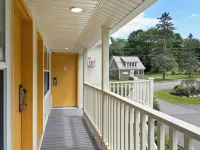 Harkness Brook Inn Hotels in Knox County