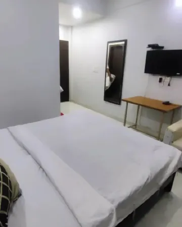 Hotel DownTown Hotels near Duplex gamga sagar