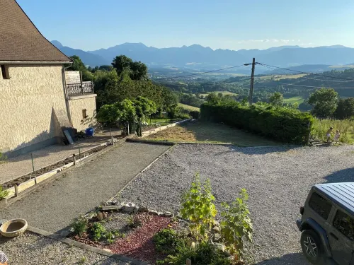 Country house ideal for spending time with friends and family. Hotels in Mens