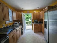 Hans' Villa - Charming 8 Bedroom Home with 2 Baths East Riverdale住宿飯店