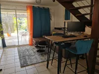 Lovely duplex apartment on the ground floor, garden and swimming pool. Small pets accepted! Hotels in Baie-Mahault