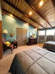 THE LOFT 3 level urban cabin with a HUGE patio!