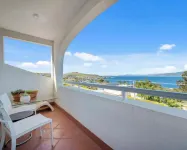 Huge luxurious Family home - Stunning Water Vista, 15 min from Hobart CBD