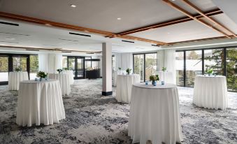 Hotel Alpenrock Breckenridge, Curio Collection by Hilton