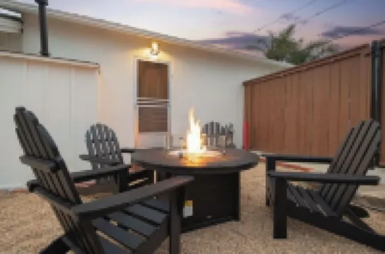 Moonlight dream! 4-bedroom, 4-bathroom ocean view home 1 block from the beach.