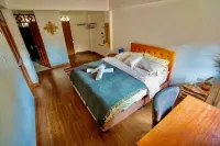 Blue Lotus Coca Suite Private Bath and Balcony Hotels in Pisac