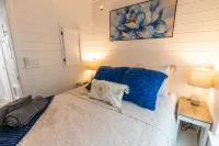 Serene Retreat with Nature and Adventure - Charming Tiny Home Hotels in Stewart County