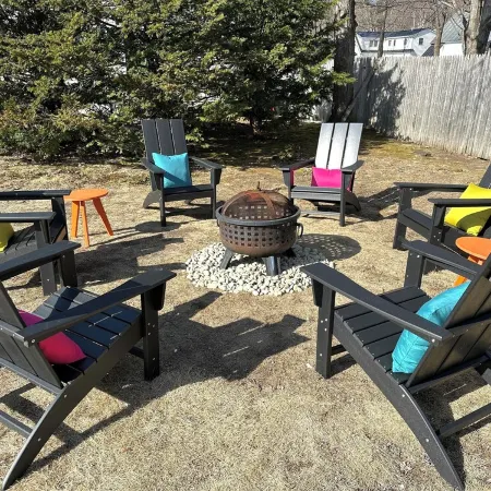 North Conway Adventure Hub! Walk to Shops & Dining. All New! Deck, Grill, Lawn