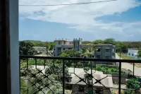 Ebony Home 2 Br Wi-Fi Parking Hot shower