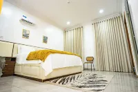 Vibrant Chic 3BRM urban retreat in heart of Victoria Island.