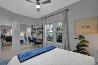 Stunning 2/2 dream beach getaway in Surfside