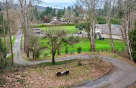 Charming 3-bedroom cabin in Woodinville with AC, WiFi