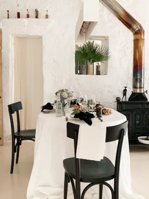 Artist's house, magical place warming heart and soul. Hotels in Cisternino