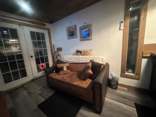 Crazy Farm C-Can Chalet Hotels in Cookstown